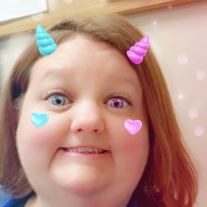 Meet your Posher, Lorie